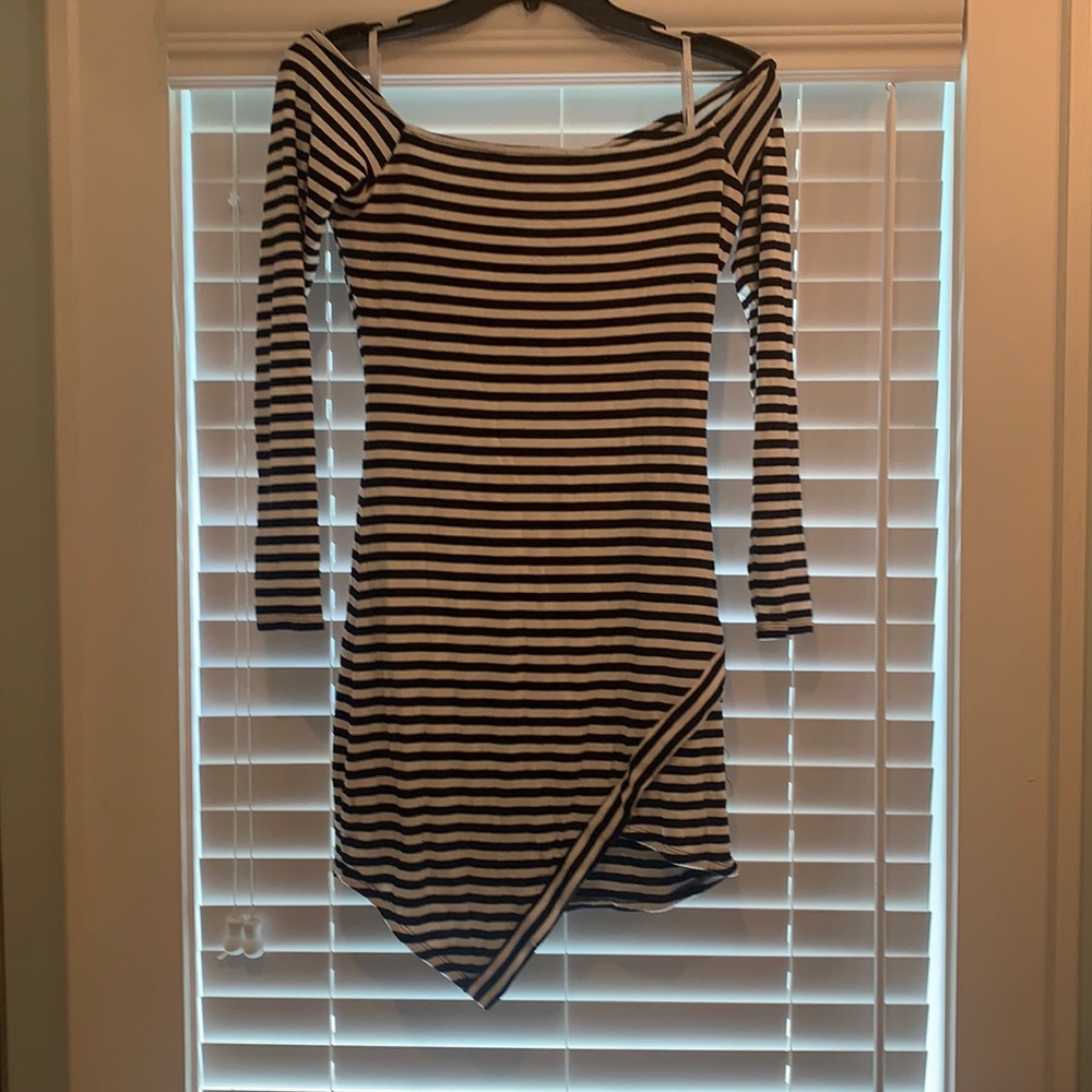 Lovers +Friends Off the shoulder dress